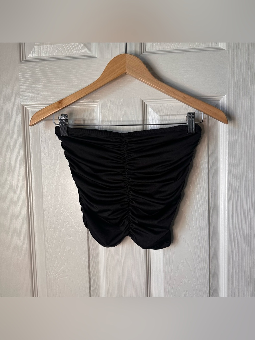 Live in the Moment Black Strapless Ruched Tube Top Size Small